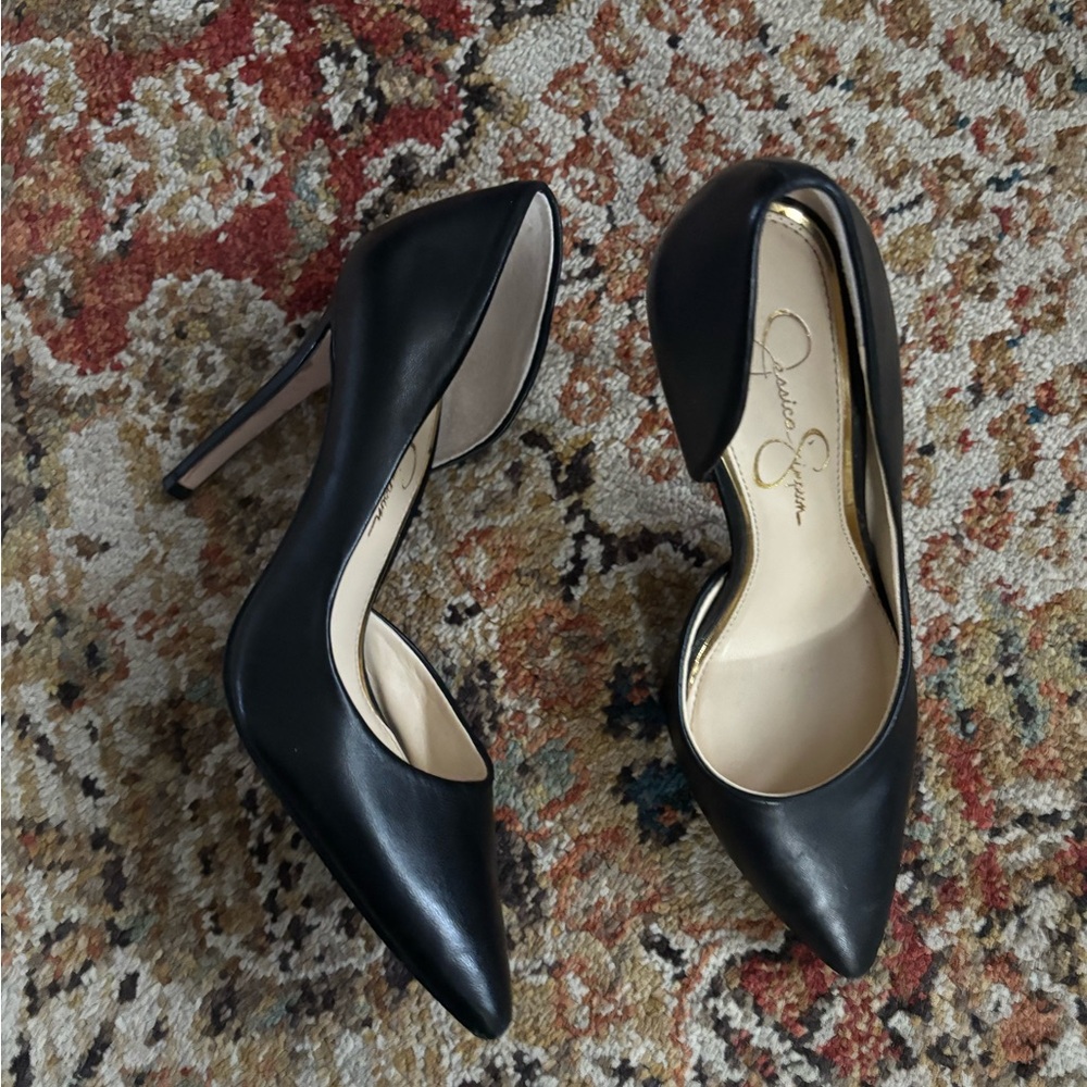 Jessica Simpson Black Classic Heels - Picture 2 of 6